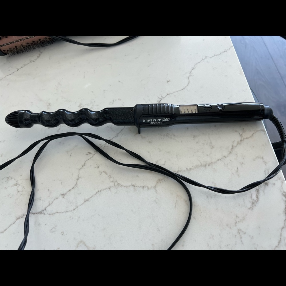 Conair Infiniti pro by conair diamond infused groove curling wand
